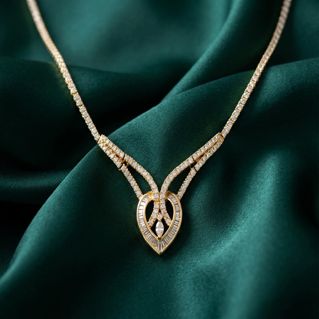 18K Gold Necklace with Pendant Design