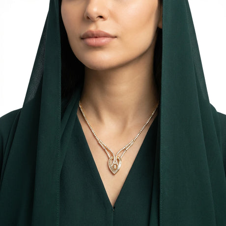 18K Gold Necklace with Pendant Design