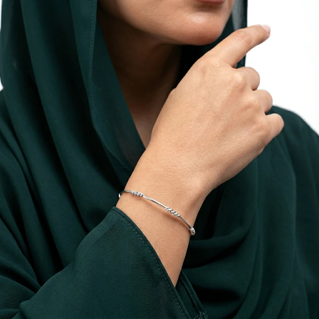 18K Gold Bracelet with Calm Classic Design