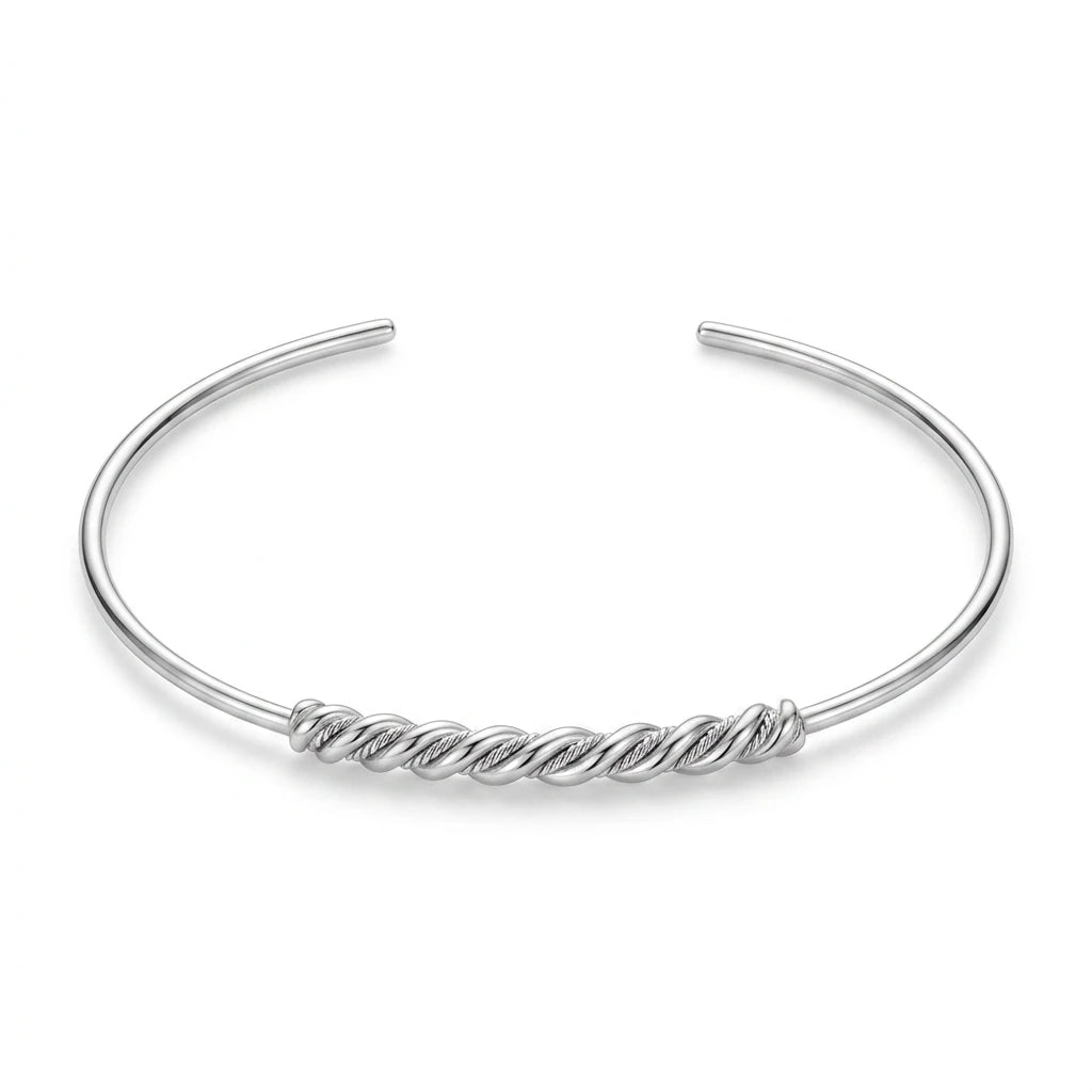 18K Gold Bracelet with Simple Single Row Design