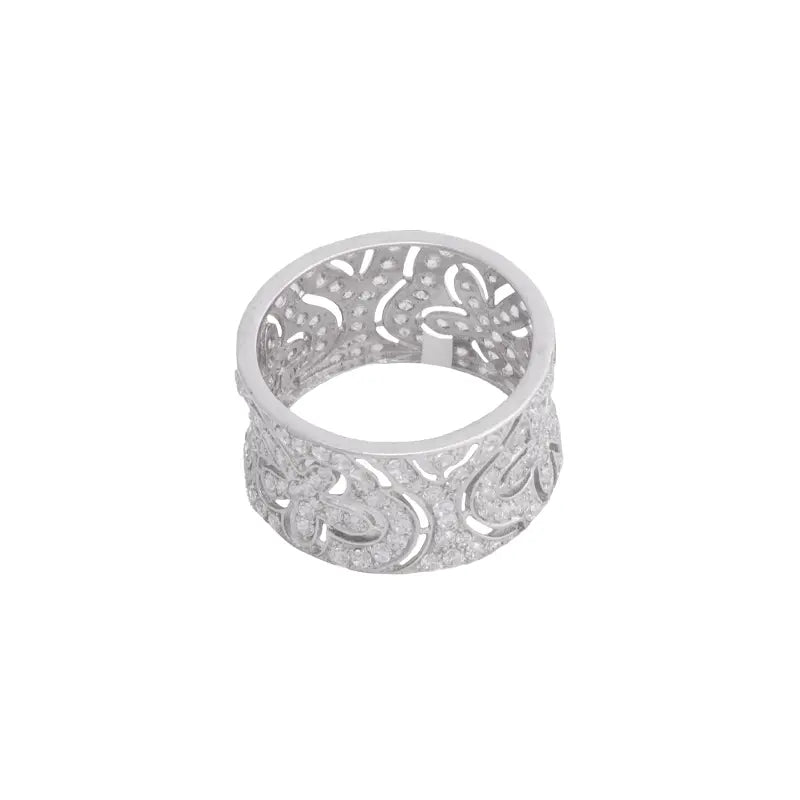 خاتم ذهب أبيض عيار 18 وتصميم مزخرف