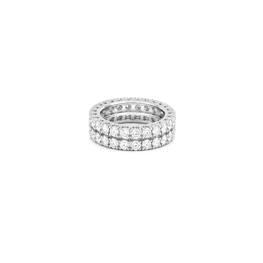 18K White Gold Ring with Yolande Shining Gemstones Design
