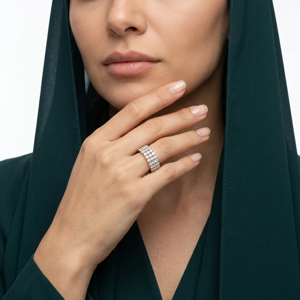 دبلة ذهب عيار 18 بفصوص لامعة