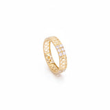 18K Gold Ouro Ring with Shining Gemstones
