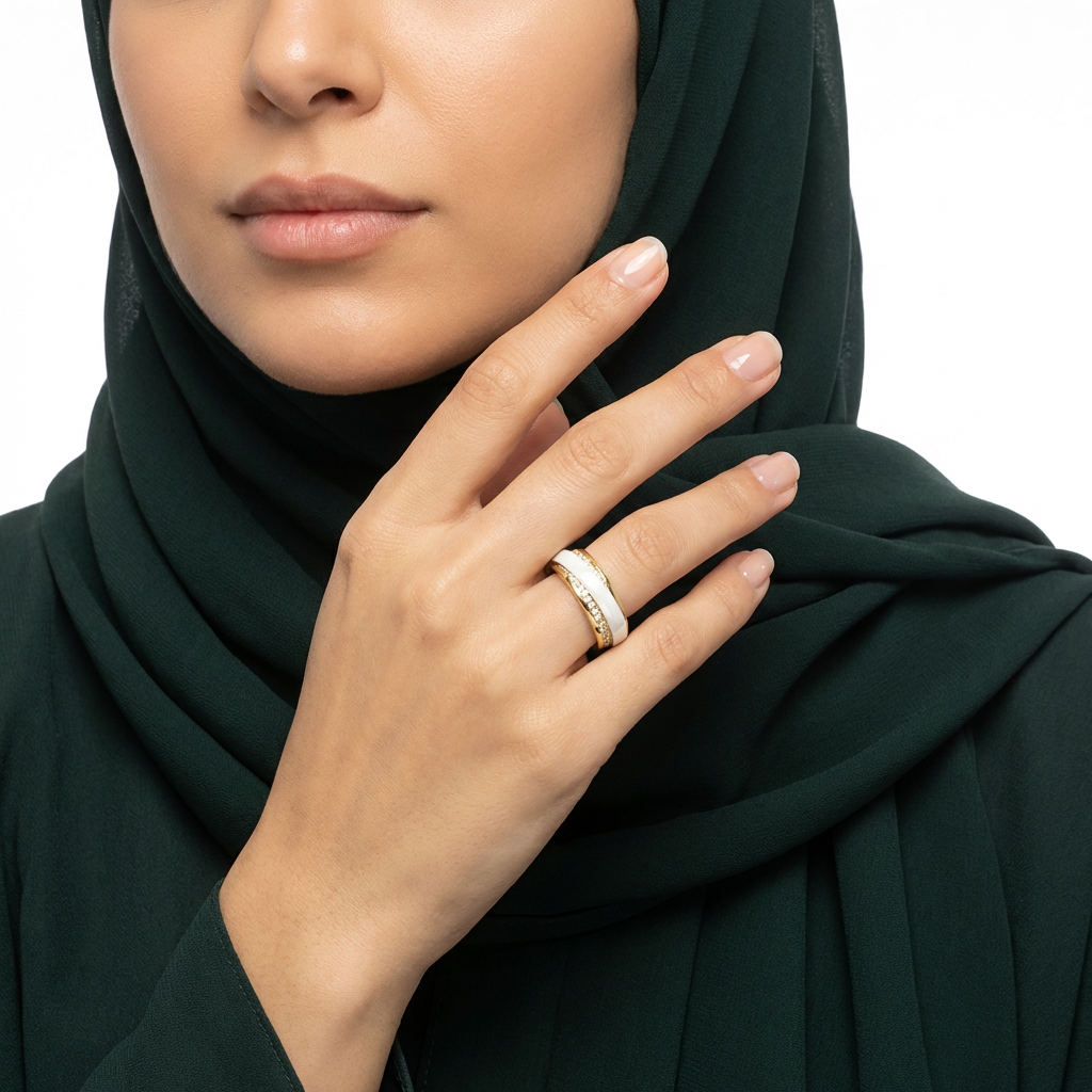 دبلة ميسا ذهب عيار 18 بتفاصيل لامعة وحافة مطفية