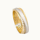 18K Gold Mesa Ring with Shining Details