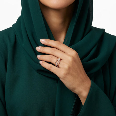خاتم ذهب عيار 18 مفتوح بفصوص مرصعة