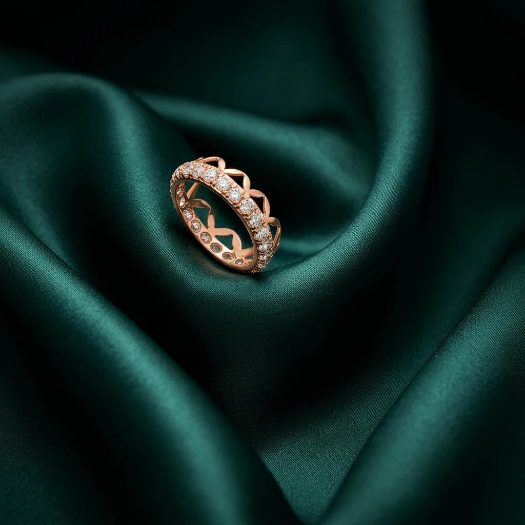 18K Gold Ring with Royal Crown Motif Design
