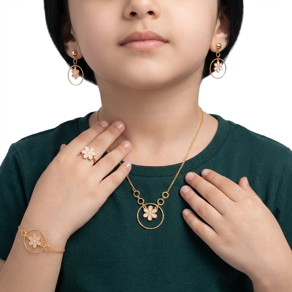 طقم ذهب أطفال عيار 18 بتصميم زهرة ملونة