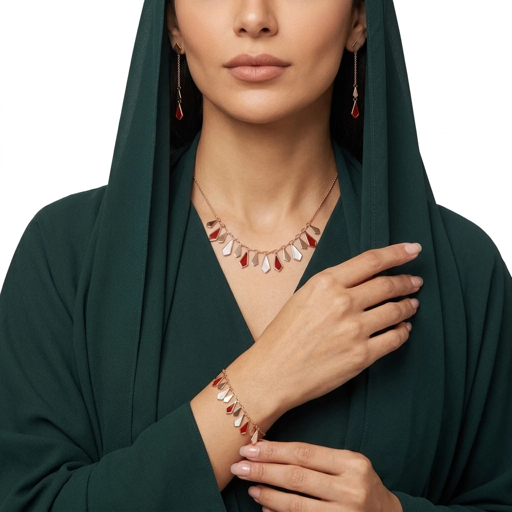 18K Gold Half Set with Geometric Design In Red