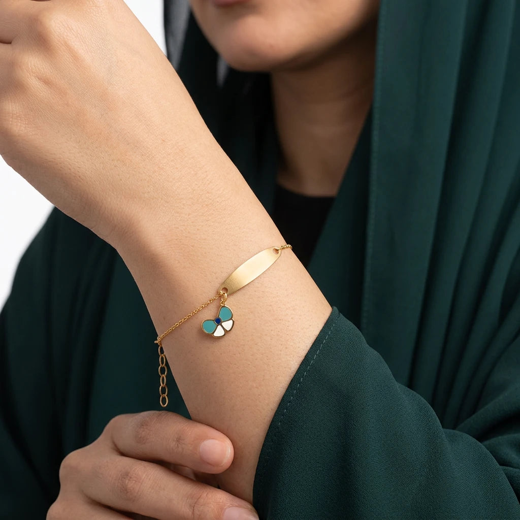 18K Gold Children's Bracelet Featuring Bow Motif