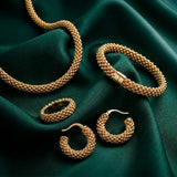 18K Gold Winter Elegance Set with Interwoven Chains