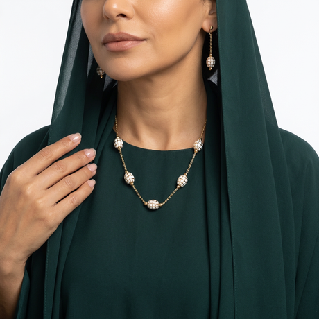 18K Gold Half Set Five Beads