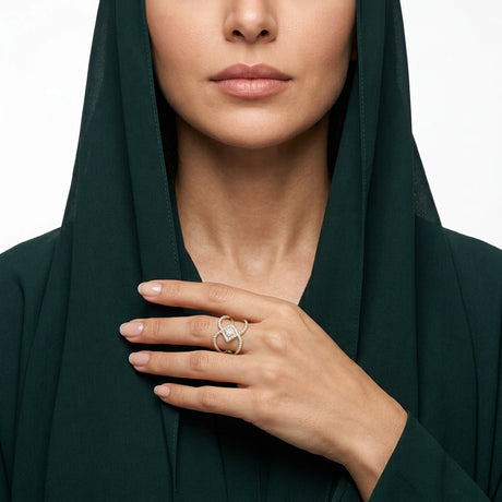 خاتم ذهب عيار 18 بفصوص مرصعة لامعة