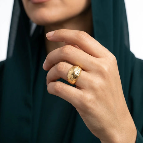 18K Gold Ring with Wide Ornate Design
