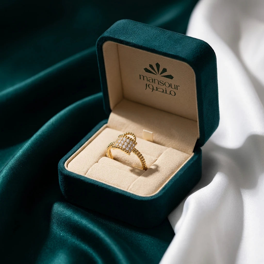 18K Gold Ring with Small Sparkling Stones