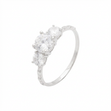 18K Gold Ring with Modern Elegant Stone