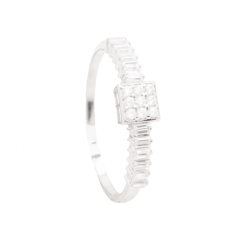 18K Gold Ring with Shiny Square Stone