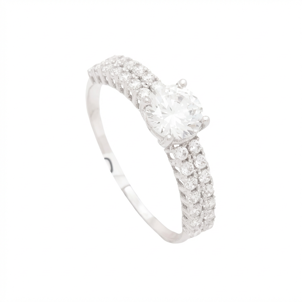 18K Gold Ring with Shiny Center Stone