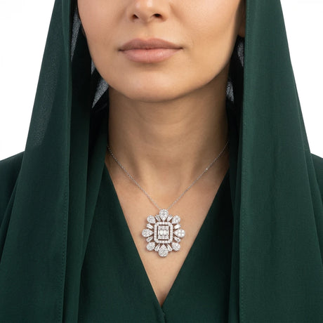 18K Gold Necklace with Ornate Square Design
