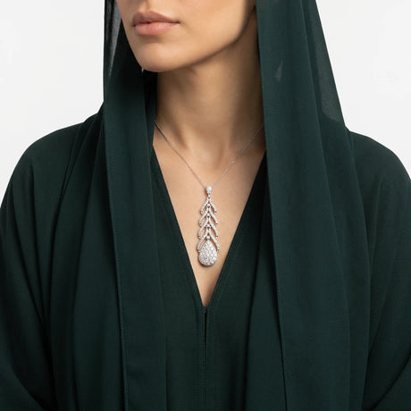 18K Gold Necklace with Gradient Teardrop Design