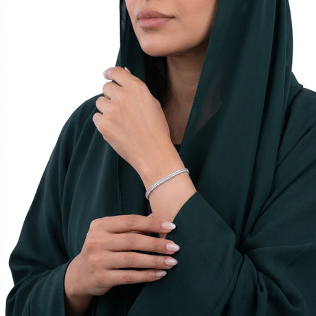 انسيال ذهب أبيض عيار 18 بتصميم تنس مرصّعة