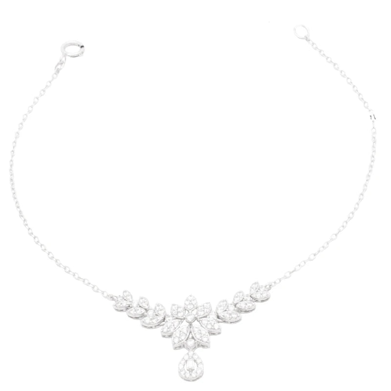 18K Gold Bracelet with Embellished Floral Design