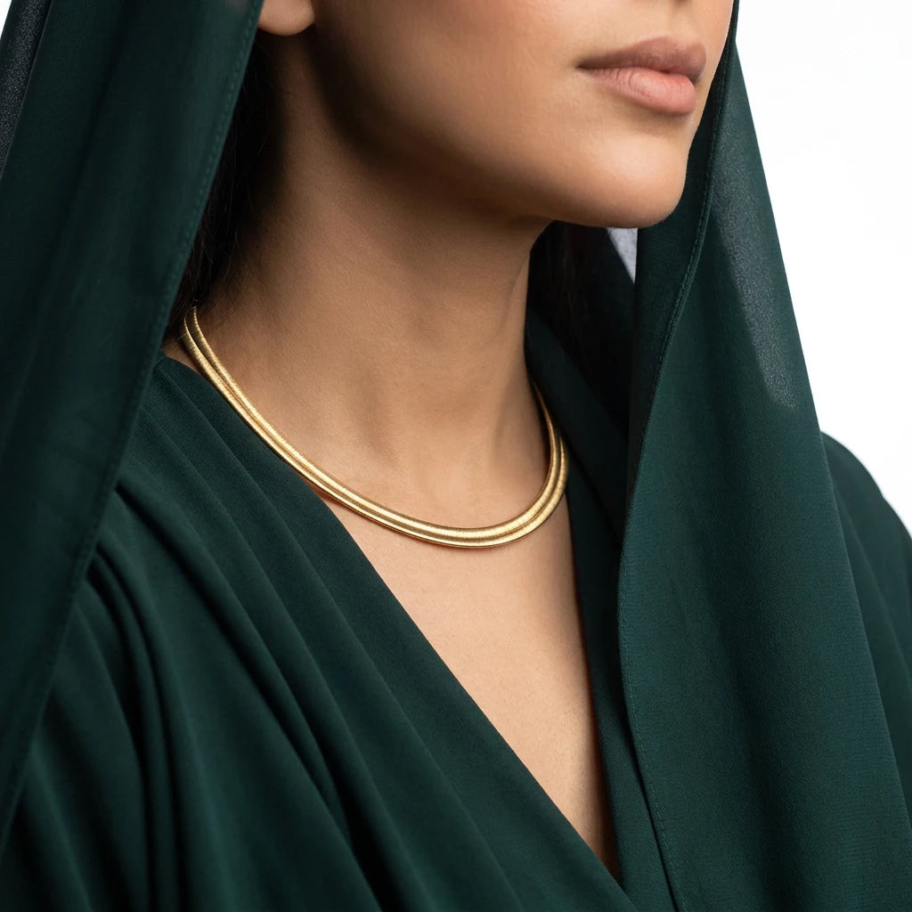 18K Gold Necklace with Wrapped Design