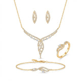 طقم ذهب عيار 18 بفصوص لامعة