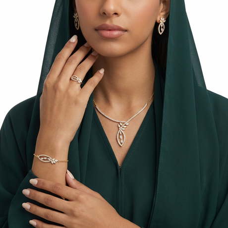 طقم ذهب عيار 18 بتصميم زهرة