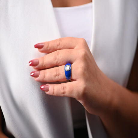 18K Gold Wide Ring with Blue Color and Square Embellished Stone