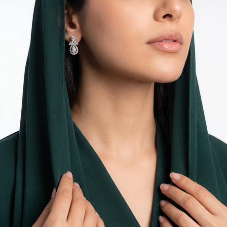 أقراط الماس عيار 18 متدلية