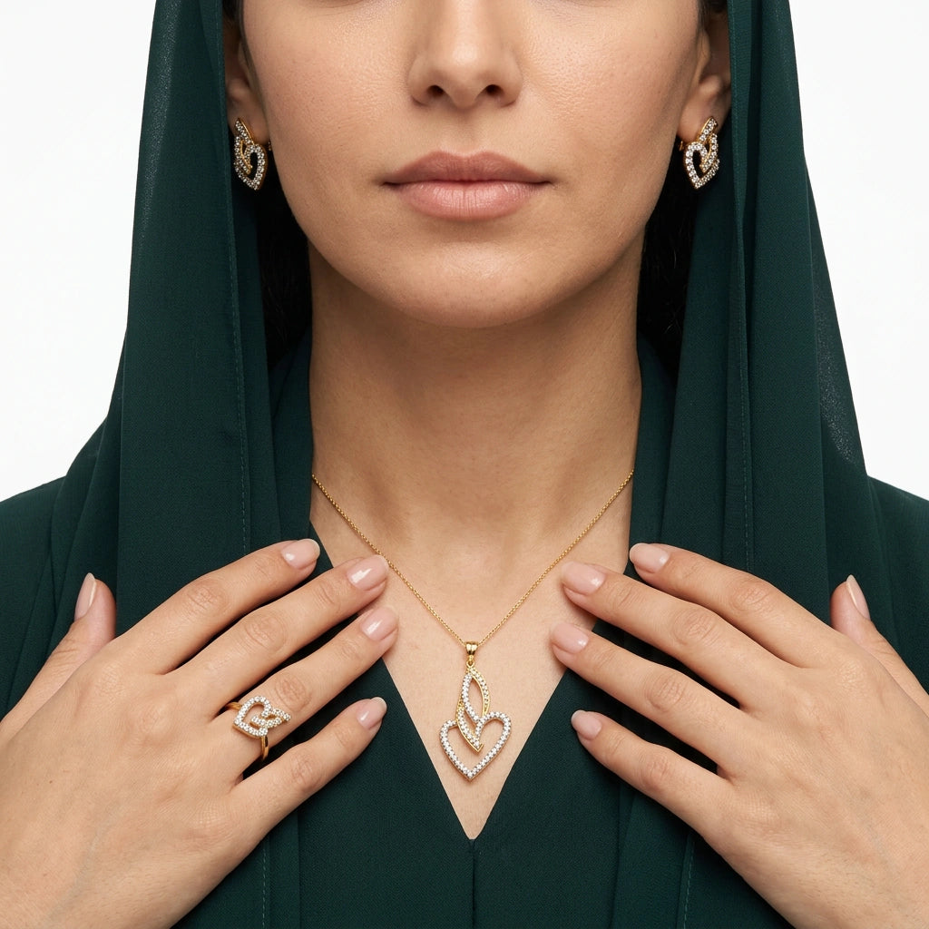 طقم الحب ذهب عيار 18 بأحجار لامعة