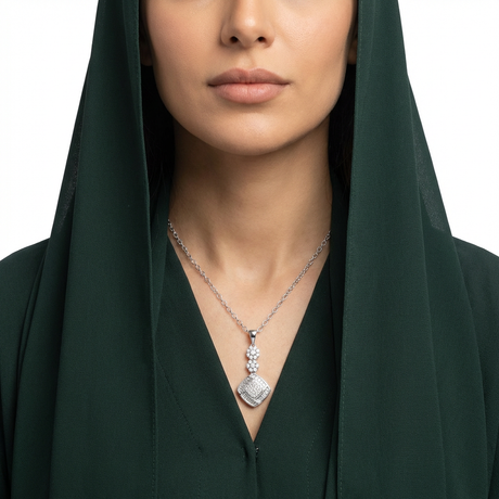 18K Gold Necklace with Square and Floral Design