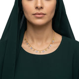 عقد ذهب عيار 18 بتصميم زهور صغيرة