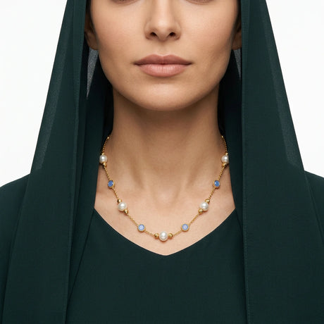 عقد ذهب عيار 18 بتصميم دوائر بيضاء