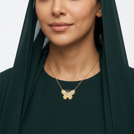 عقد ذهب عيار 18 بتصميم فراشة