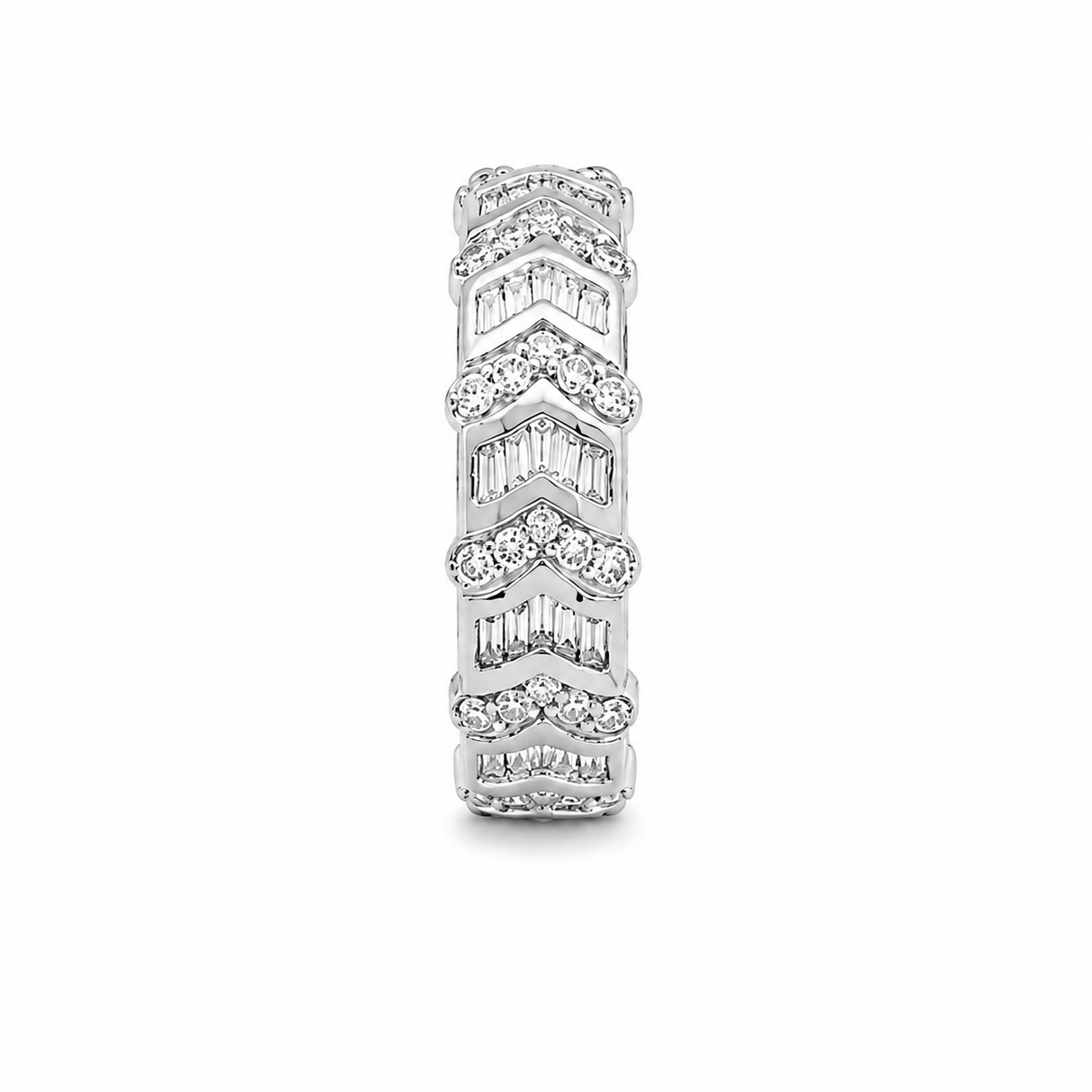 18K Gold Ring with Ornate Geometric Design