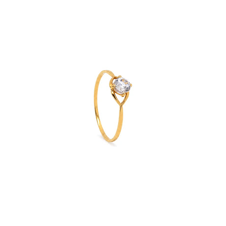 18K Gold Ring with Small Sparkling Stone Design