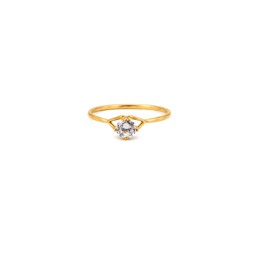 18K Gold Ring with Small Sparkling Stone Design