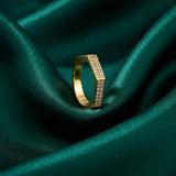 18K Gold Ring with Paved Stones Design