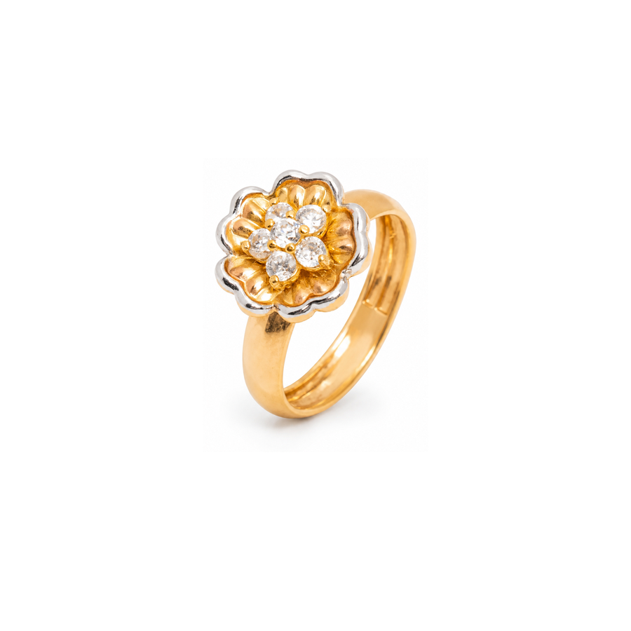 18K Gold Ring with Flower Shining Gemstones Design