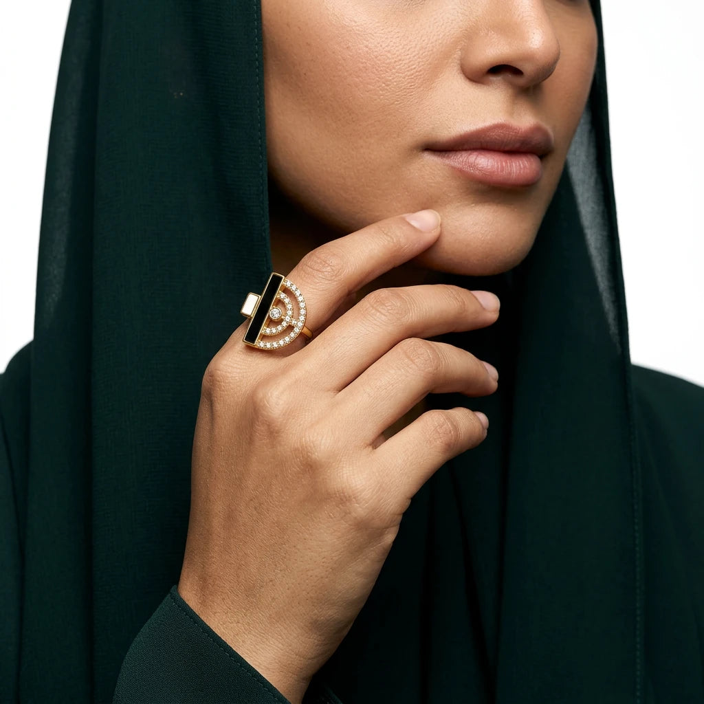 خاتم ذهب عيار 18 نصف دائرة باللون الآسود