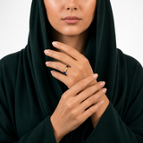 خاتم ذهب عيار 18 بتصميم ملون بالأزرق