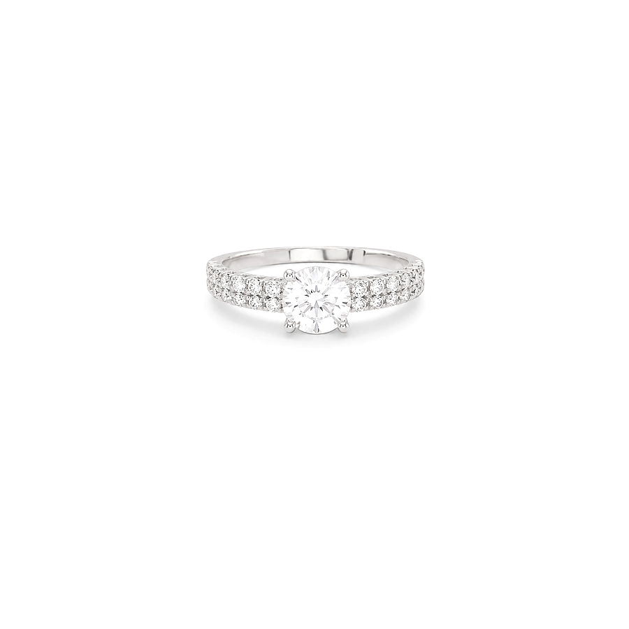 18K White Gold Ring with Shiny Center Stone Design