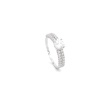 18K White Gold Ring with Shiny Center Stone Design