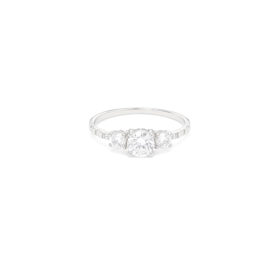 18K White Gold Ring with Modern Shiny Design