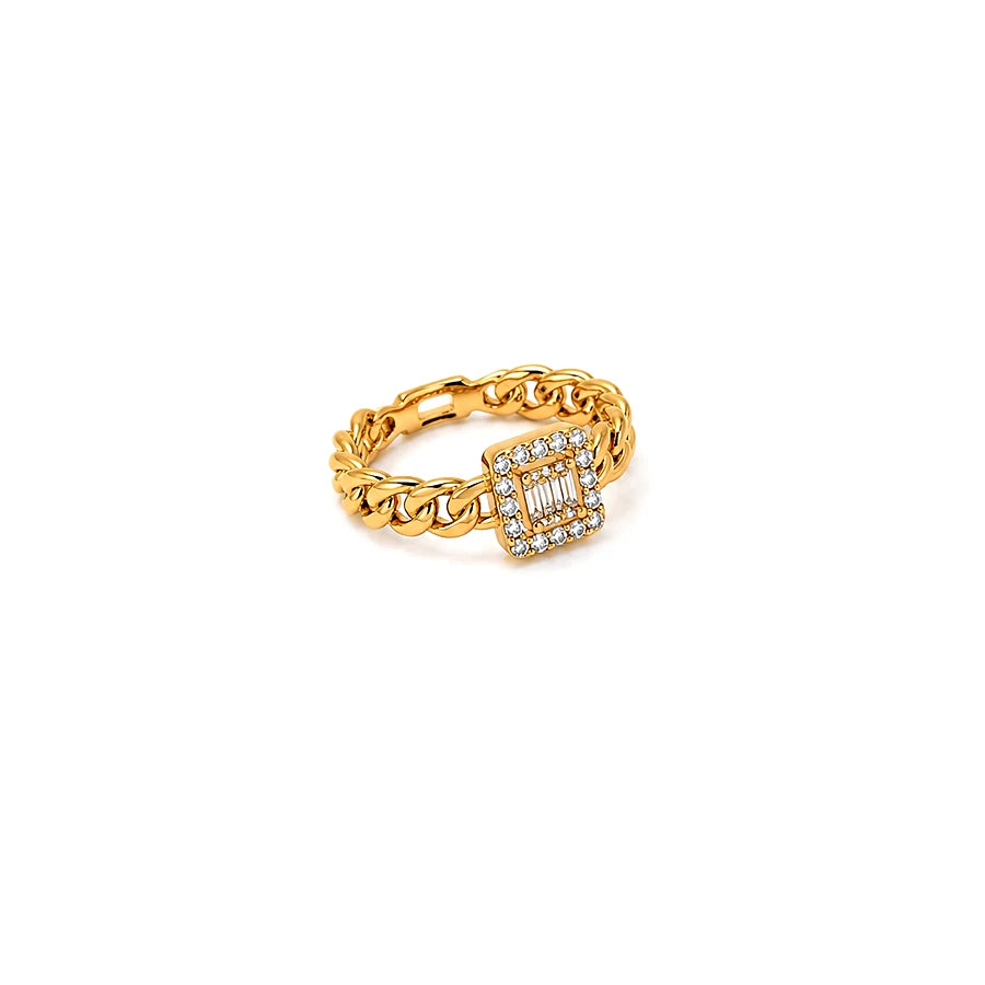 18K Gold Ring with Sparkling Stone Design