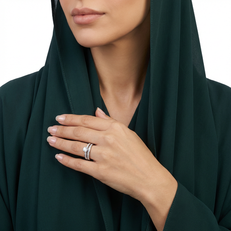 خاتم توينز ذهب أبيض عيار 18 بفص لامع كبير بالمنتصف