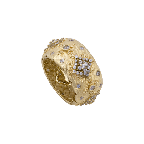 18K Gold Ring with Paved Floral Engravings